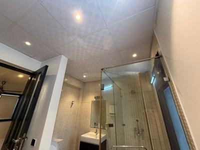 Bathroom Image of 1400 Sq.ft 2 BHK Builder Floor for rent in South City Floors 1, Sector 41 Gurgaon for Rs. 65000