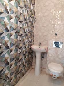 Bathroom Image of 1200 Sq.ft 3 BHK Builder Floor for sale in Sector 9 Gurgaon for Rs. 7600000