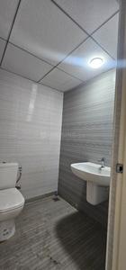 Bathroom Image of 1500 Sq.ft 3.5 BHK Apartment / Flat for sale in Kumar Palmspring Towers, Undri Pune for Rs. 13700000