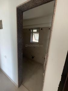 Bathroom Image of 967 Sq.ft 2 BHK Apartment / Flat for sale in Puraniks City Reserva Phase 1, Kasarvadavali Thane for Rs. 9500000