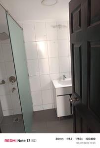 Bathroom Image of 1400 Sq.ft 3 BHK Apartment / Flat for sale in Amrapali Sapphire, Sector 45 Noida for Rs. 19000000