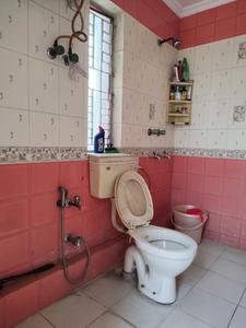 Common Bathroom Three Image of 1100 Sq.ft 3 BHK Apartment / Flat for sale in Munirka New Delhi for Rs. 26000000