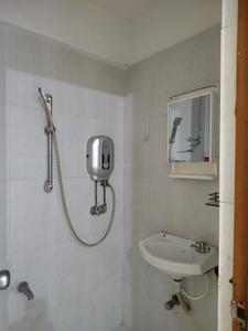 Bedroom Two Image of 850 Sq.ft 2 BHK Apartment / Flat for rent in Raunak Unnathi Greens by Raunak Group, Kasarvadavali Thane for Rs. 24000