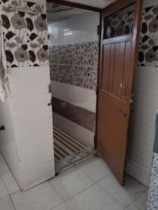 Bathroom Image of 350 Sq.ft 2 BHK Independent House for rent in Waghodia Road Vadodara for Rs. 9000