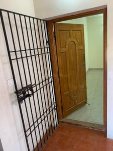 Bathroom Image of 810 Sq.ft 2 BHK Apartment / Flat for rent in Poonamallee Chennai for Rs. 15000