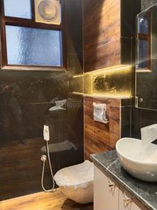 Bathroom Image of 1800 Sq.ft 4 BHK Apartment / Flat for sale in Sector 104 Noida for Rs. 9500000