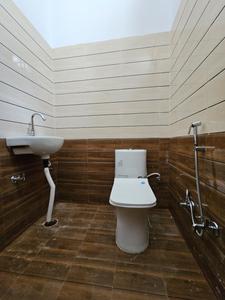 Bathroom Image of 1250 Sq.ft 2 BHK Independent House for sale in Kisan Path Lucknow for Rs. 5500000