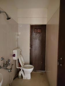 Common Bathroom Image of 700 Sq.ft 1 BHK Apartment / Flat for rent in Raunak Bliss, Kasarvadavali Thane for Rs. 16000