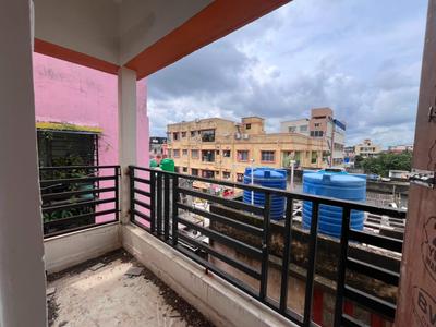 Balcony Image of 810 Sq.ft 2 BHK Apartment / Flat for sale in Chinar Park Kolkata for Rs. 3000000