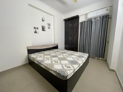 Bedroom Image of 1375 Sq.ft 3 BHK Apartment / Flat for sale in Amrapali Crystal Homes Phase 1, Sector 76 Noida for Rs. 17800000