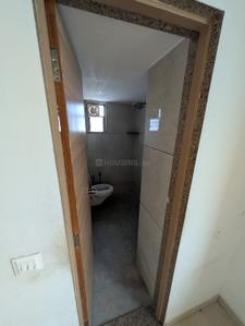 Bathroom Image of 1485 Sq.ft 2 BHK Apartment / Flat for rent in Sadguru Air, Vinzol Ahmedabad for Rs. 15000