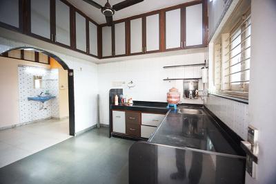 Kitchen Image of 1890 Sq.ft 3 BHK Apartment / Flat for sale in Maninagar Ahmedabad for Rs. 9000000