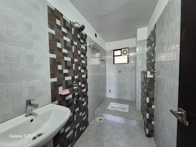 Bathroom Image of 1560 Sq.ft 3 BHK Apartment / Flat for rent in Argora Ranchi for Rs. 23000