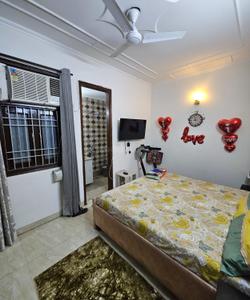 Bedroom Image of 1350 Sq.ft 3 BHK Apartment / Flat for sale in Freedom Fighters Enclave New Delhi for Rs. 12500000