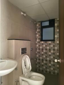 Common Bathroom Image of 895 Sq.ft 2 BHK Apartment / Flat for sale in Shapoorji Pallonji Vanaha, Bavdhan Pune for Rs. 8600000