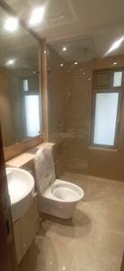 Bathroom Image of 950 Sq.ft 3 BHK Apartment / Flat for sale in Hiranandani Highland A B C D And E Wing, Powai Mumbai for Rs. 41200000