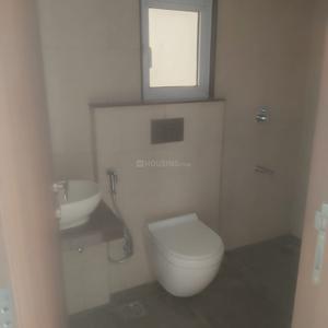 Image of 1015 Sq.ft 2 BHK Apartment / Flat for rent in Gera World Of Joy, Upper Kharadi, Pune for Rs. 45000