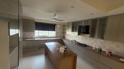 Kitchen Image of 4400 Sq.ft 4 BHK Builder Floor for rent in DLF Alameda, Sector 73 Gurgaon for Rs. 135000