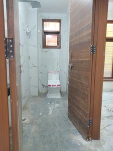 Common Bathroom One Image of 1000 Sq.ft 3 BHK Apartment / Flat for sale in Khanpur New Delhi for Rs. 5500000