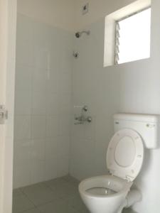 Common Bathroom Image of 950 Sq.ft 3 BHK Apartment / Flat for sale in Shapoorji Pallonji Shukhobrishti Spriha Phase 9, New Town Kolkata for Rs. 5700000