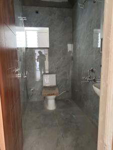 Common Bathroom Image of 651 Sq.ft 1 BHK Apartment / Flat for rent in Kondapur Hyderabad for Rs. 18000