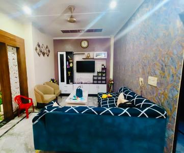 Living Room Image of 1638 Sq.ft 3 BHK Builder Floor for sale in Sector 10 Gurgaon for Rs. 18000000