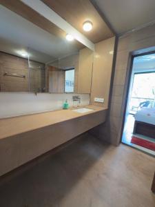 Kitchen Image of 3200 Sq.ft 4 BHK Villa for sale in Porvorim Goa for Rs. 35000000
