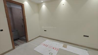 Bedroom Image of 1800 Sq.ft 3 BHK Builder Floor for sale in Vivek Vihar New Delhi for Rs. 40000000