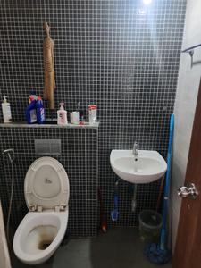 Common Bathroom Image of 2000 Sq.ft 4 BHK Independent House for rent in Kopar Khairane Navi Mumbai for Rs. 80000