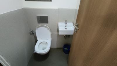 Bathroom Image of 400 Sq.ft 1 BHK Apartment / Flat for rent in Piramal Vaikunth Cluster 3 T1, Thane West Thane for Rs. 24000