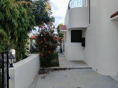 Balcony Image of 1400 Sq.ft 3 BHK Villa for rent in Sunpharma Road Vadodara for Rs. 40000