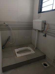 Common Bathroom Image of 1000 Sq.ft 2 BHK Apartment / Flat for sale in Magarpatta Annex, Magarpatta City Pune for Rs. 12800000