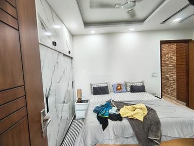 Bedroom Image of 1200 Sq.ft 3 BHK Builder Floor for rent in Mansarover Garden New Delhi for Rs. 45000