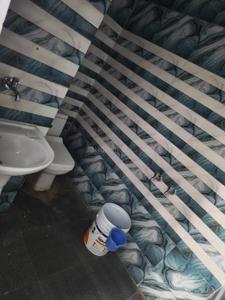 Bathroom Image of 1500 Sq.ft 1 RK Apartment / Flat for rent in Sector 134 Noida for Rs. 10000