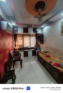 Hall Image of 450 Sq.ft 1 BHK Apartment / Flat for rent in Prabhadevi Mumbai for Rs. 50000