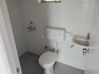 Bathroom Image of 920 Sq.ft 3 BHK Apartment / Flat for sale in Shapoorji Pallonji Shukhobrishti, New Town Kolkata for Rs. 6650000