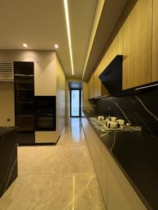 Kitchen Image of 4500 Sq.ft 4 BHK Independent House for sale in DLF City Phase 1, DLF Phase 1 Gurgaon for Rs. 60000000