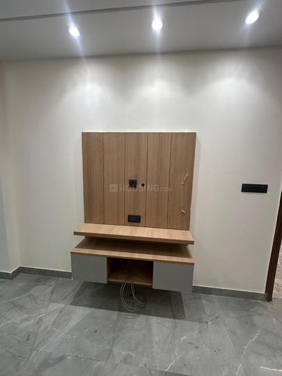 Skywhales Vienna Greens Main Image 1