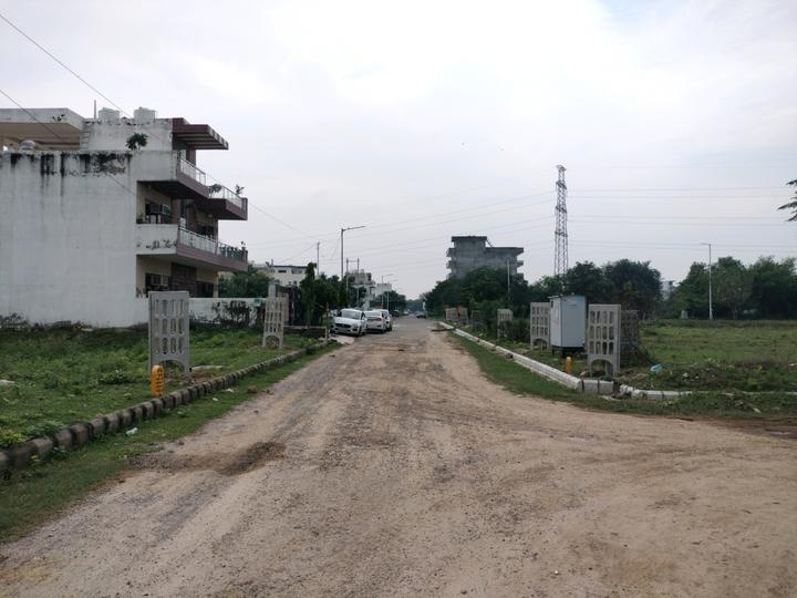 Sector 76 Main Image 1