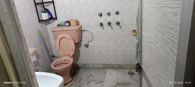 Bathroom Image of 250 Sq.ft 2 BHK Independent House for rent in Tej Bagh Colony Patiala for Rs. 12000