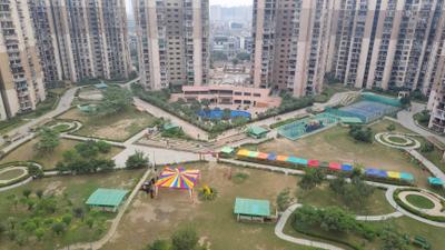 Bedroom Image of 1040 Sq.ft 2 BHK Apartment / Flat for rent in Logix Blossom County, Sector 137 Noida for Rs. 38000