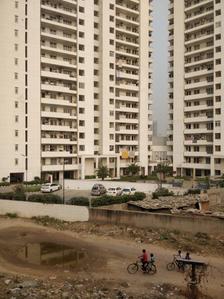 Image of 250 Sq.ft 1 RK Studio for sale in Emaar MGF The Palm Drive, Sector 66, Gurgaon for Rs. 2000000