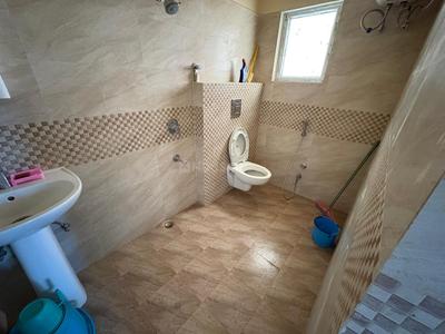 Bathroom Image of 2100 Sq.ft 3 BHK Apartment / Flat for rent in Doranda Ranchi for Rs. 29999