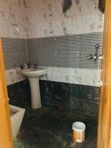 Bathroom Image of 630 Sq.ft 1 BHK Apartment / Flat for rent in Kharar Mohali for Rs. 12000