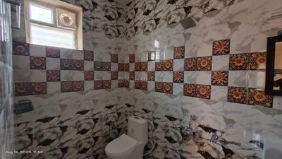 Bathroom Image of 1650 Sq.ft 3 BHK Apartment / Flat for rent in Kodambakkam Chennai for Rs. 46000