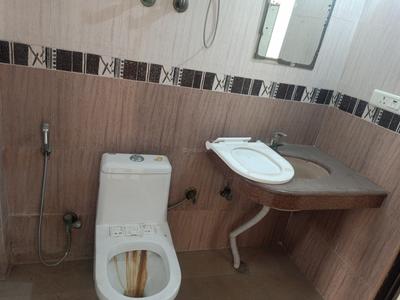 Image of 2100 Sq.ft 3 BHK Apartment / Flat for sale in CGHS Veena Apartment, Sector 22 Dwarka, New Delhi for Rs. 31500000