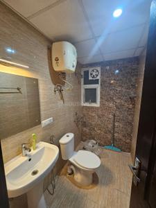 Bathroom Image of 1775 Sq.ft 3.5 BHK Apartment / Flat for rent in Omaxe Residency Phase 2, Arjunganj Lucknow for Rs. 20000
