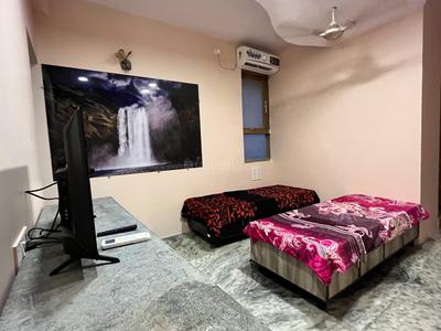 Image of Shobha in Cumballa Hill, Mumbai