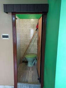 Bathroom Image of 700 Sq.ft 2 BHK Apartment / Flat for sale in Tollygunge Kolkata for Rs. 5600000
