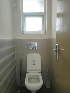 Common Bathroom Image of 865 Sq.ft 2 BHK Apartment / Flat for sale in Pareena Mi Casa, Sector 68 Gurgaon for Rs. 11100000